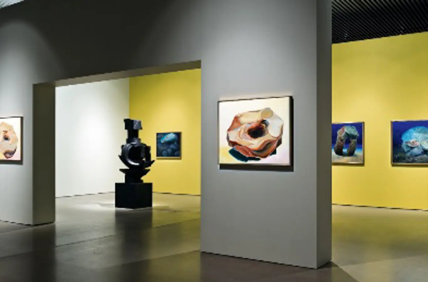 Installationsfoto fra udstillingen PAS DE DEUX ROYAL på kunstmuseet ARoS.