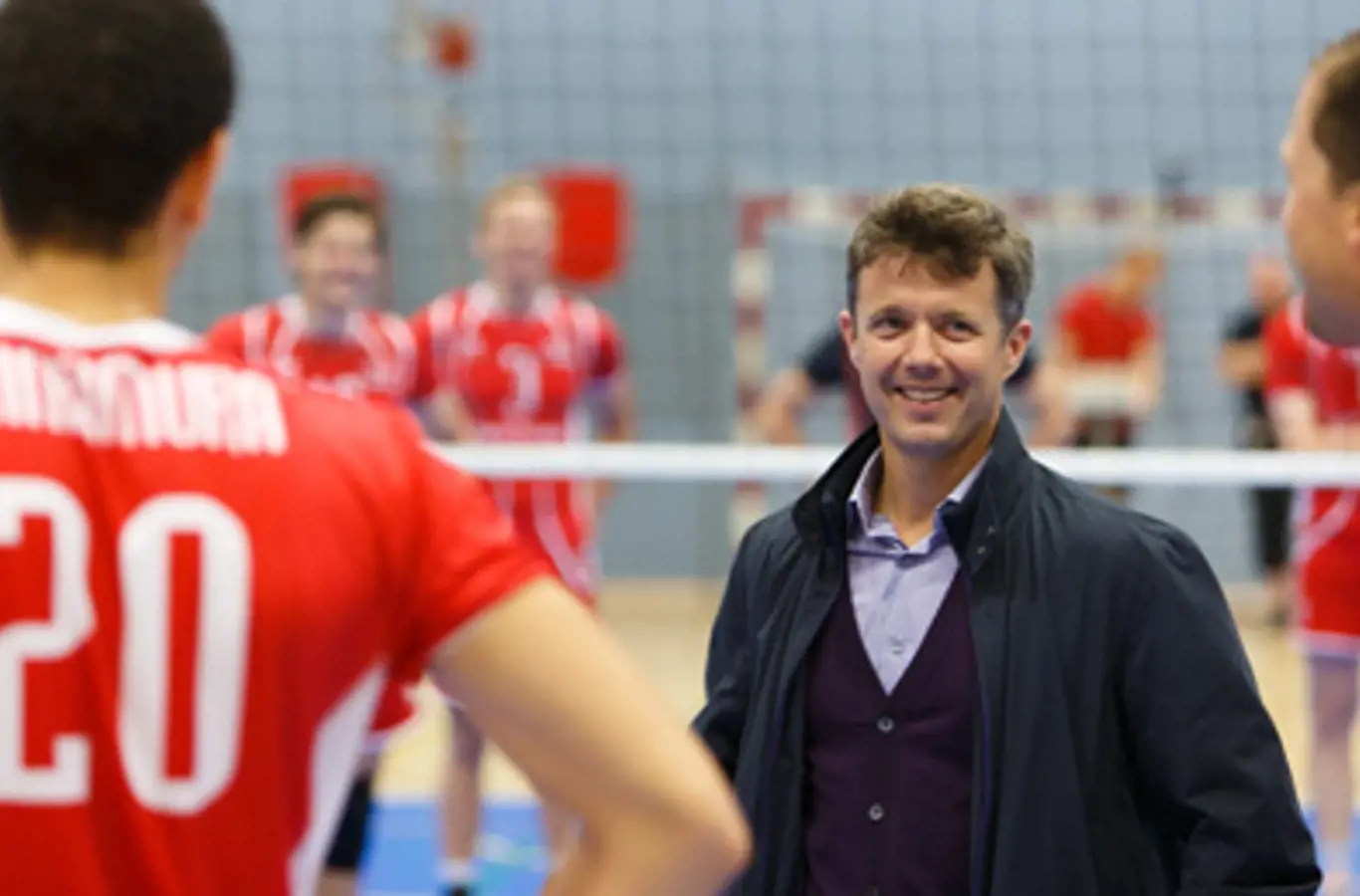 H.K.H. Kronprinsen på besøg ved det danske volleyball landshold.