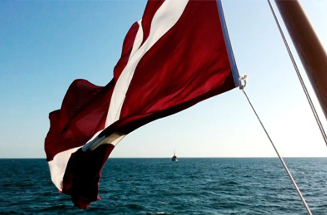 Udsigten fra agterdækket på Kongeskibet Dannebrog.